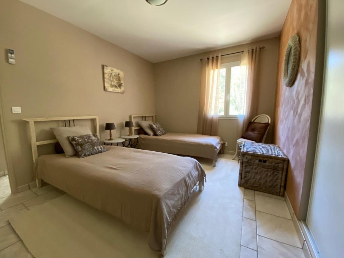 Bed and Breakfast L'Eveil En Provence Entrecasteaux Exterior foto